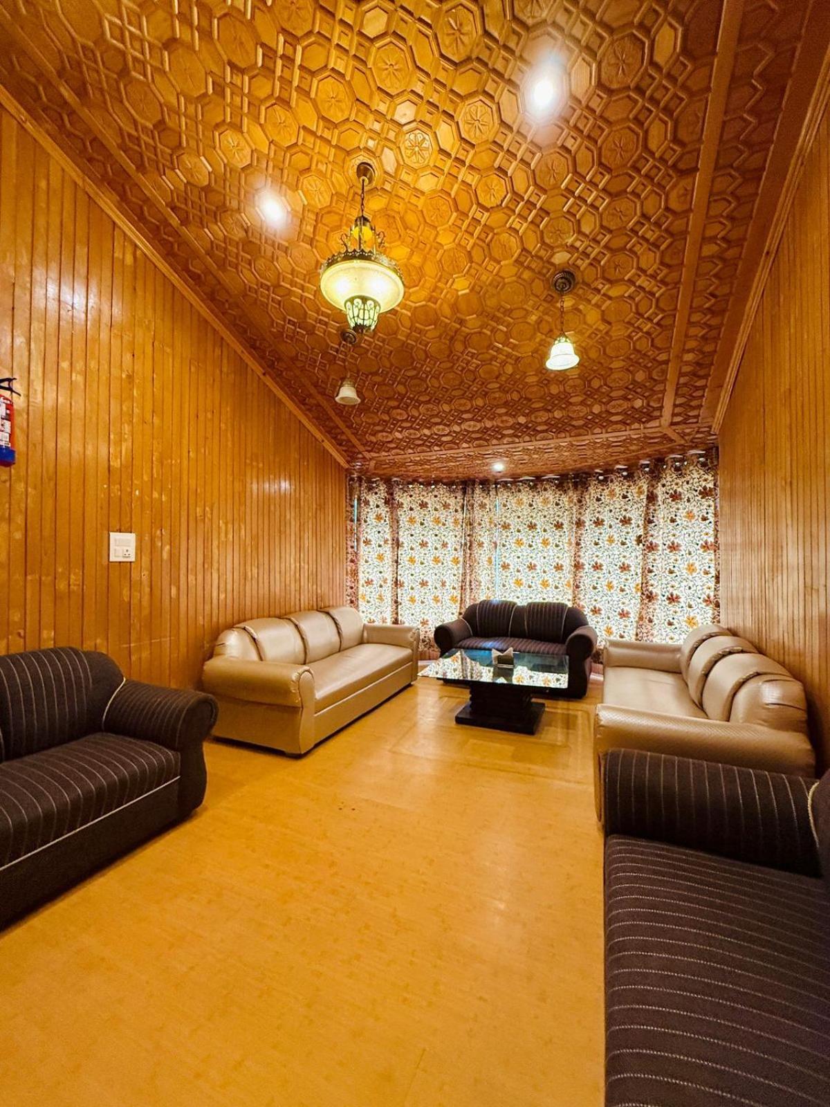 The Pinus Resort Pahalgam Exterior photo